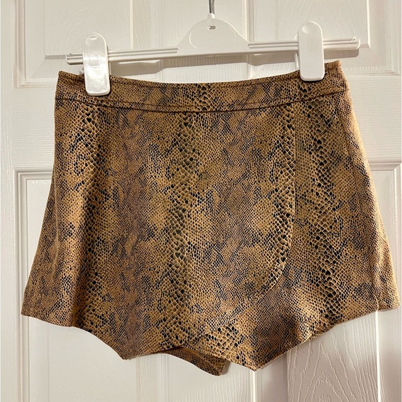 Jupe-short Honey Punch Taille XS Jaune à Motifs Fleuris – Longueur Midi